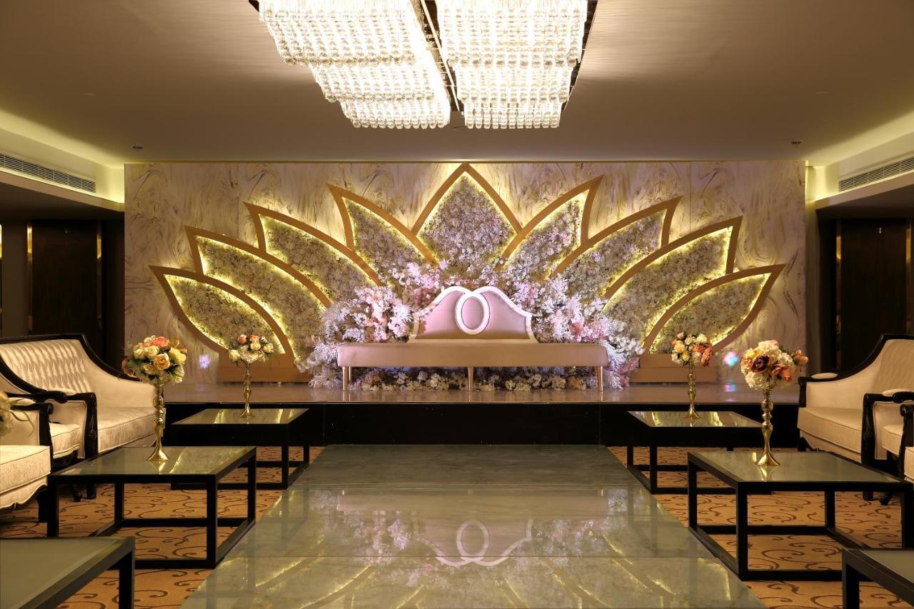 Vittori Palace Hotel And Residences Riyadh Exterior photo The interior of the temple