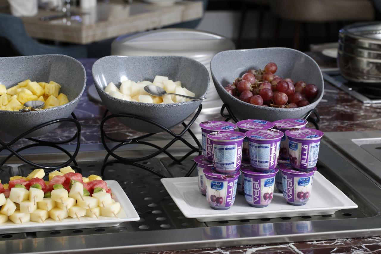 Vittori Palace Hotel And Residences Riyadh Exterior photo Fruit and yogurt