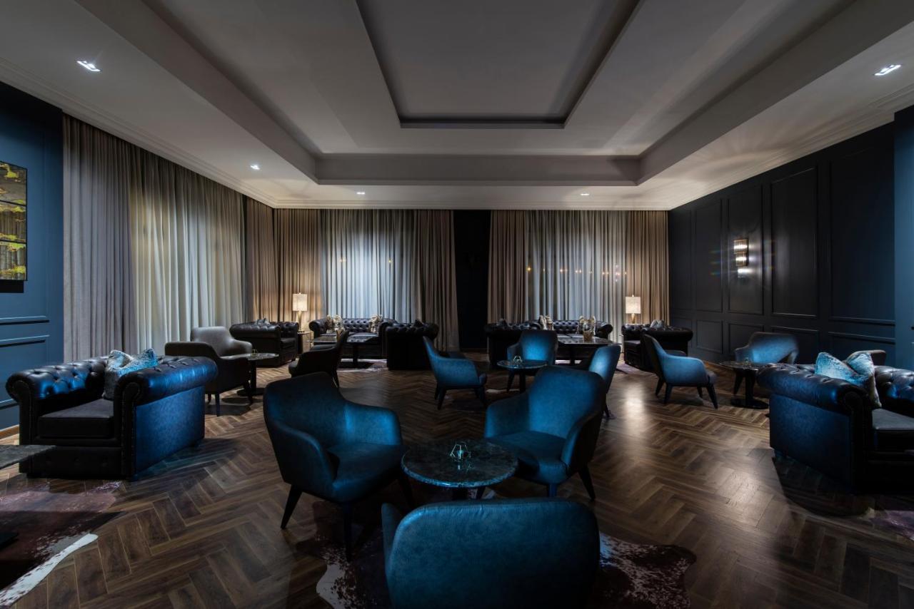 Vittori Palace Hotel And Residences Riyadh Exterior photo The Blue Bar