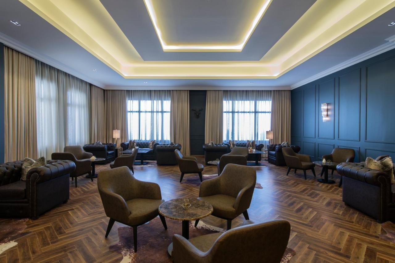 Vittori Palace Hotel And Residences Riyadh Exterior photo The lounge at the airport