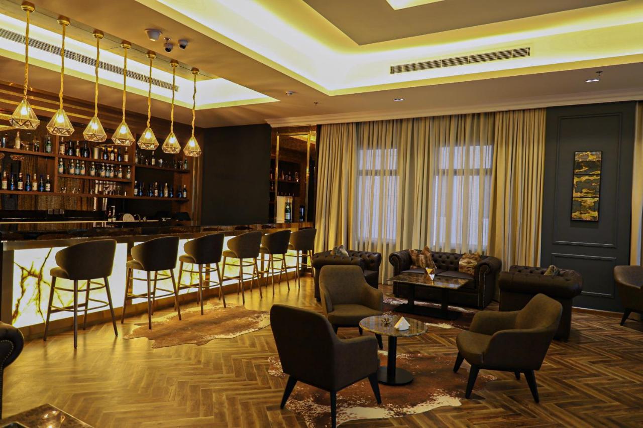 Vittori Palace Hotel And Residences Riyadh Exterior photo The bar at the hotel